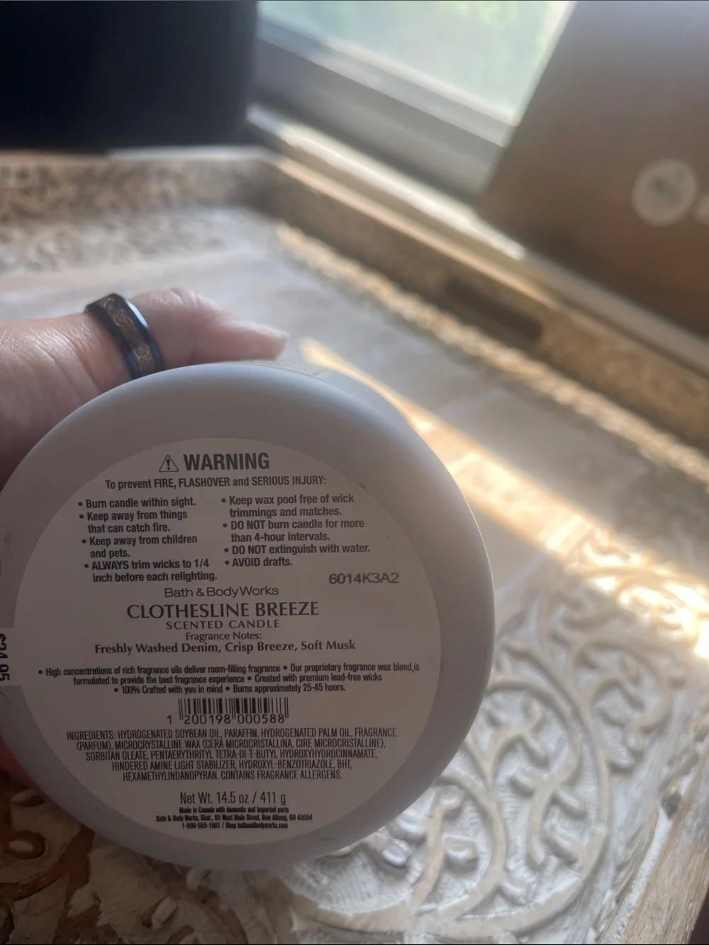 Bath & Body Works Clothesline Breeze Candle - Cream